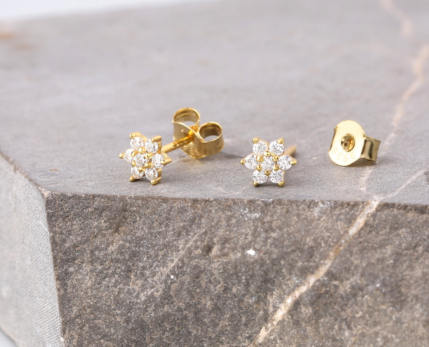 Flower Huggie Hoop Earrings Gift Set